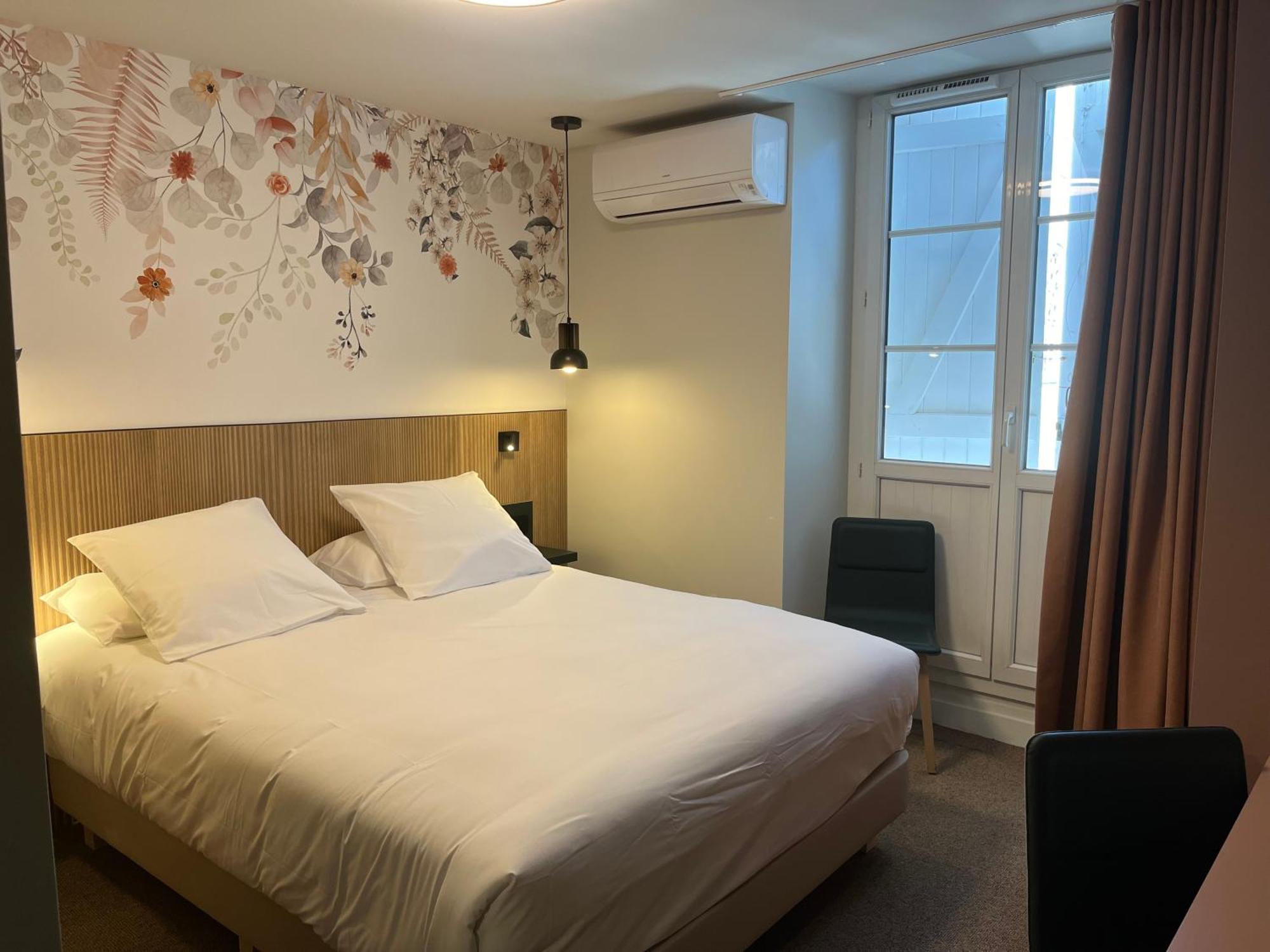 Hotel Les Tilleuls Hasparren Eksteriør bilde