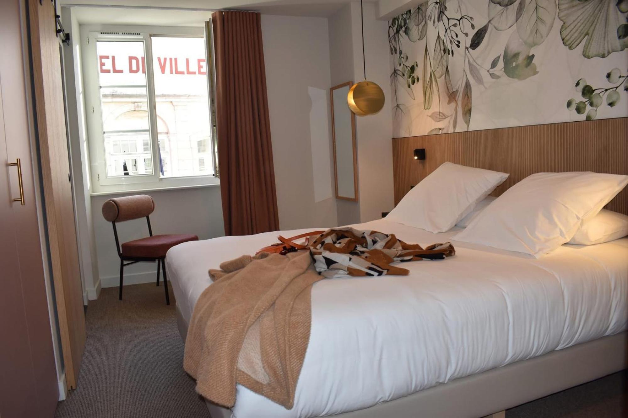 Hotel Les Tilleuls Hasparren Eksteriør bilde